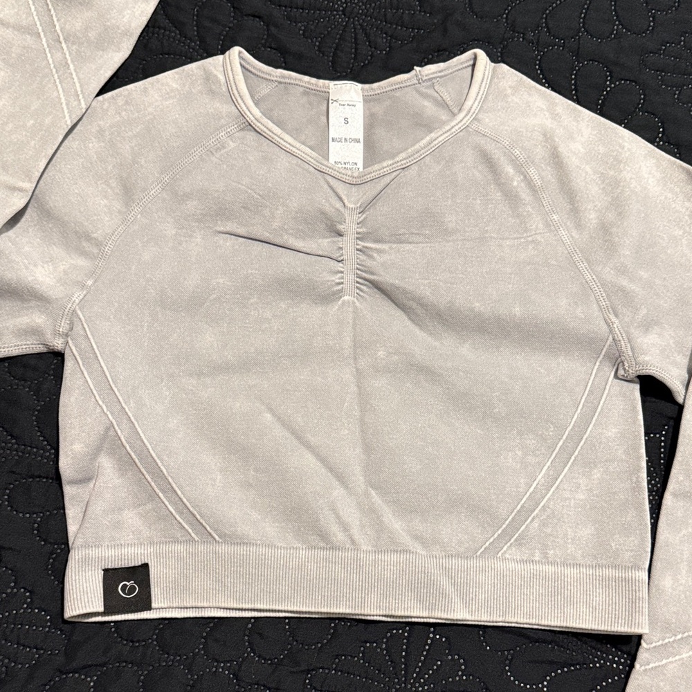 Brand new crop gym top by PEACH